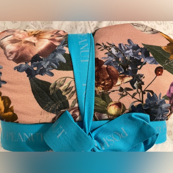 Posh Peanut Limited Edition Phoebe Plush Reversible Blanket - FREE SHIPPING - Picture 4 of 6